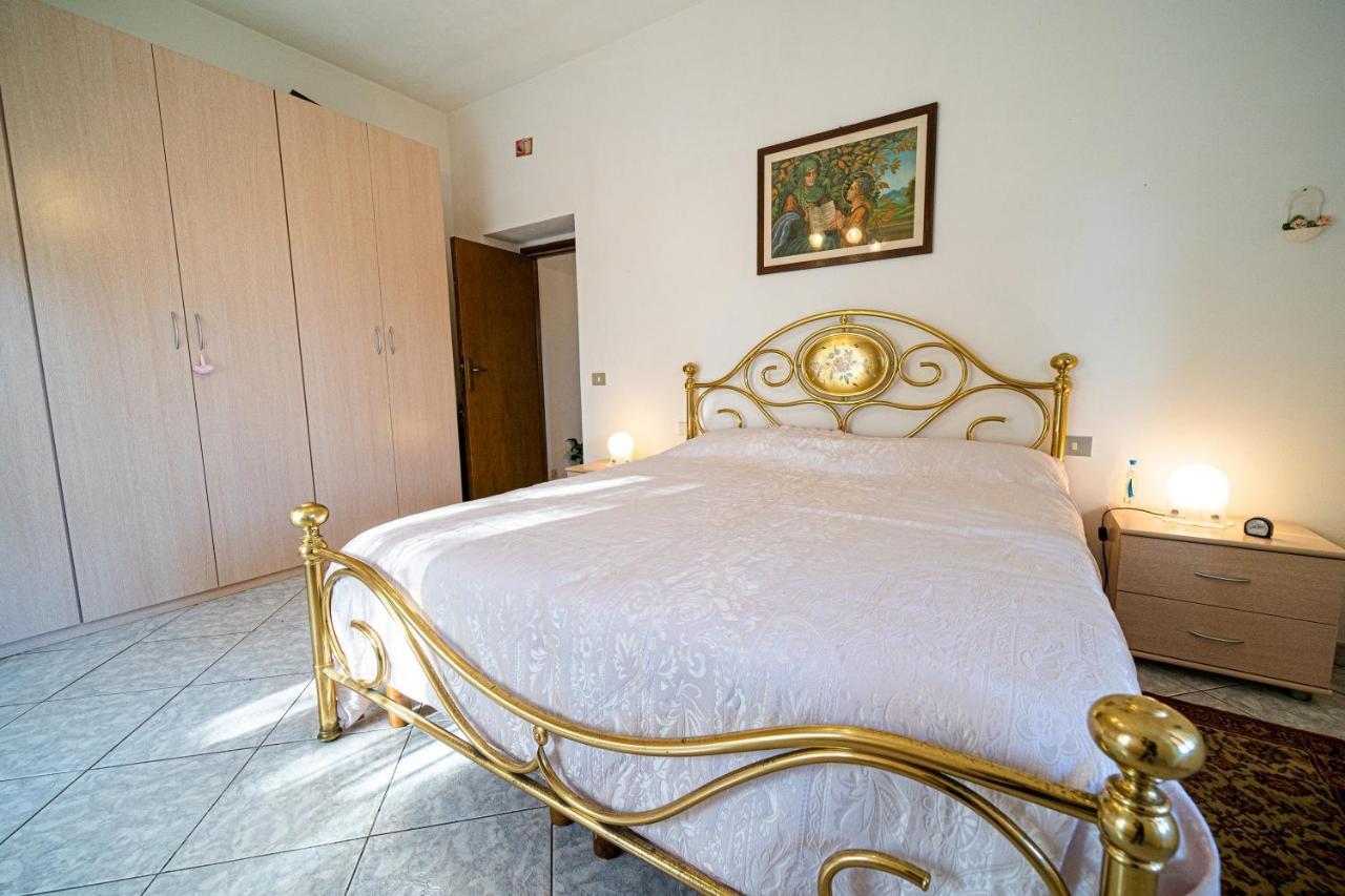 Bilocale Lo Scoglio - Goelba Apartment ปอร์โตแฟร์ราโย ภายนอก รูปภาพ