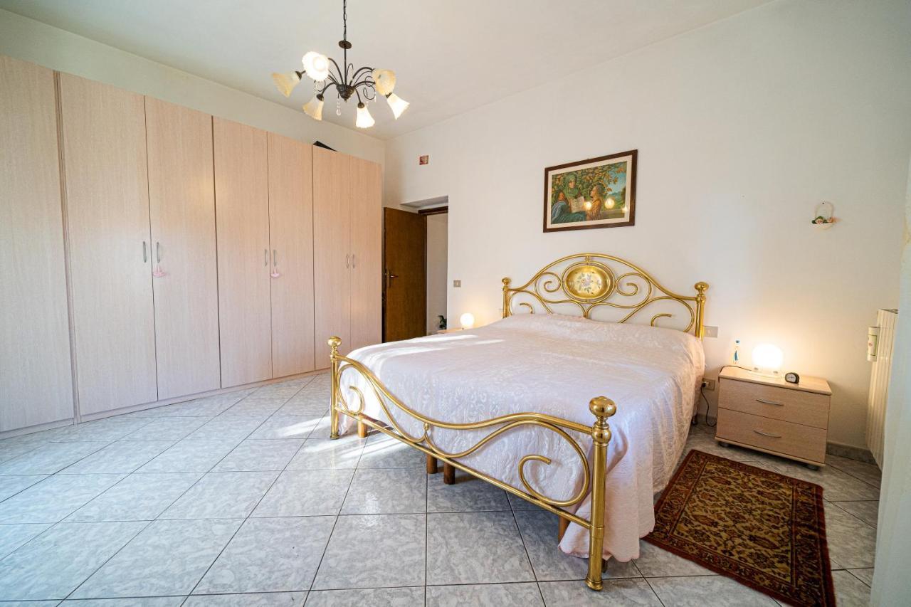 Bilocale Lo Scoglio - Goelba Apartment ปอร์โตแฟร์ราโย ภายนอก รูปภาพ